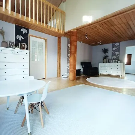 Comfy House With 6 Bedrooms