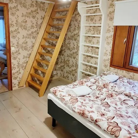 Comfy House With 6 Bedrooms Villa *