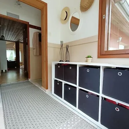 Comfy House With 6 Bedrooms *