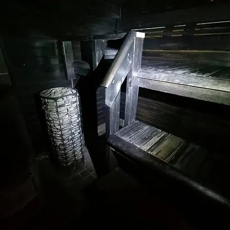 Comfy House With 6 Bedrooms *