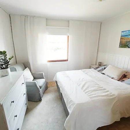 Comfy House With 6 Bedrooms *