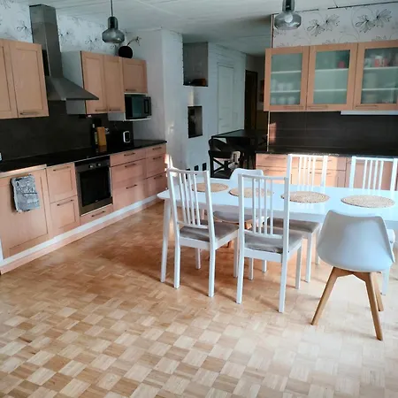 Comfy House With 6 Bedrooms Huvilat Rovaniemi